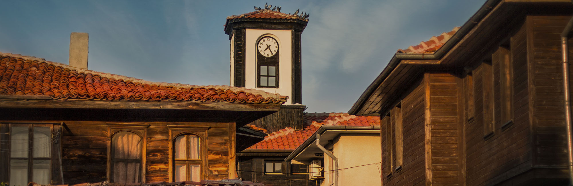 <b>Escape Room<br />